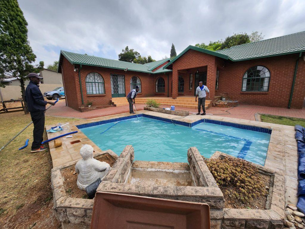 pool cleaning vorna valley