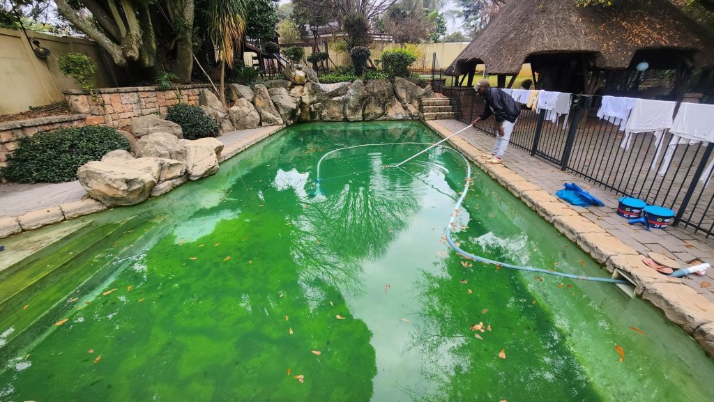 Pool Cleaning Services Pool Cleaning Services