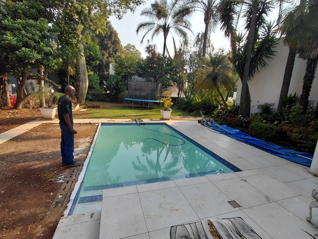 Riveira pool service